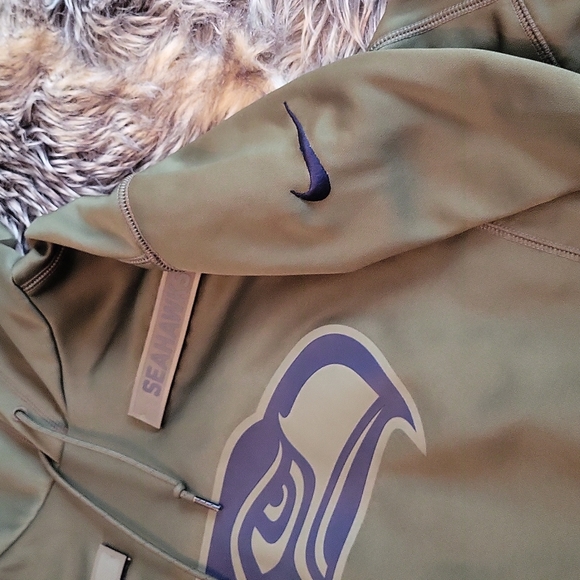 Seahawks Salute to Service Hoodie - Picture 4 of 10